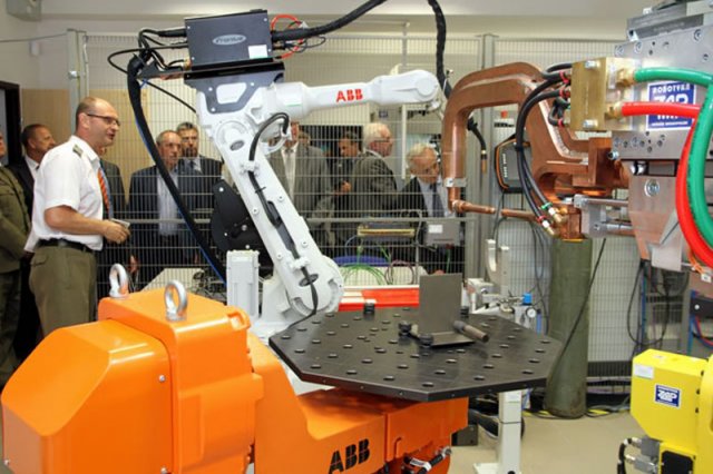 Na WAT powstało najnowocześniejsze laboratorium mechatroniki w Polsce.