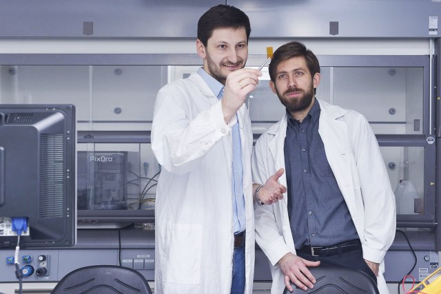 Dr Filip Granek oraz Dr Zbigniew Rozynek - fizycy i współzałożyciele innowacyjnej firmy technologicznej XTPL.