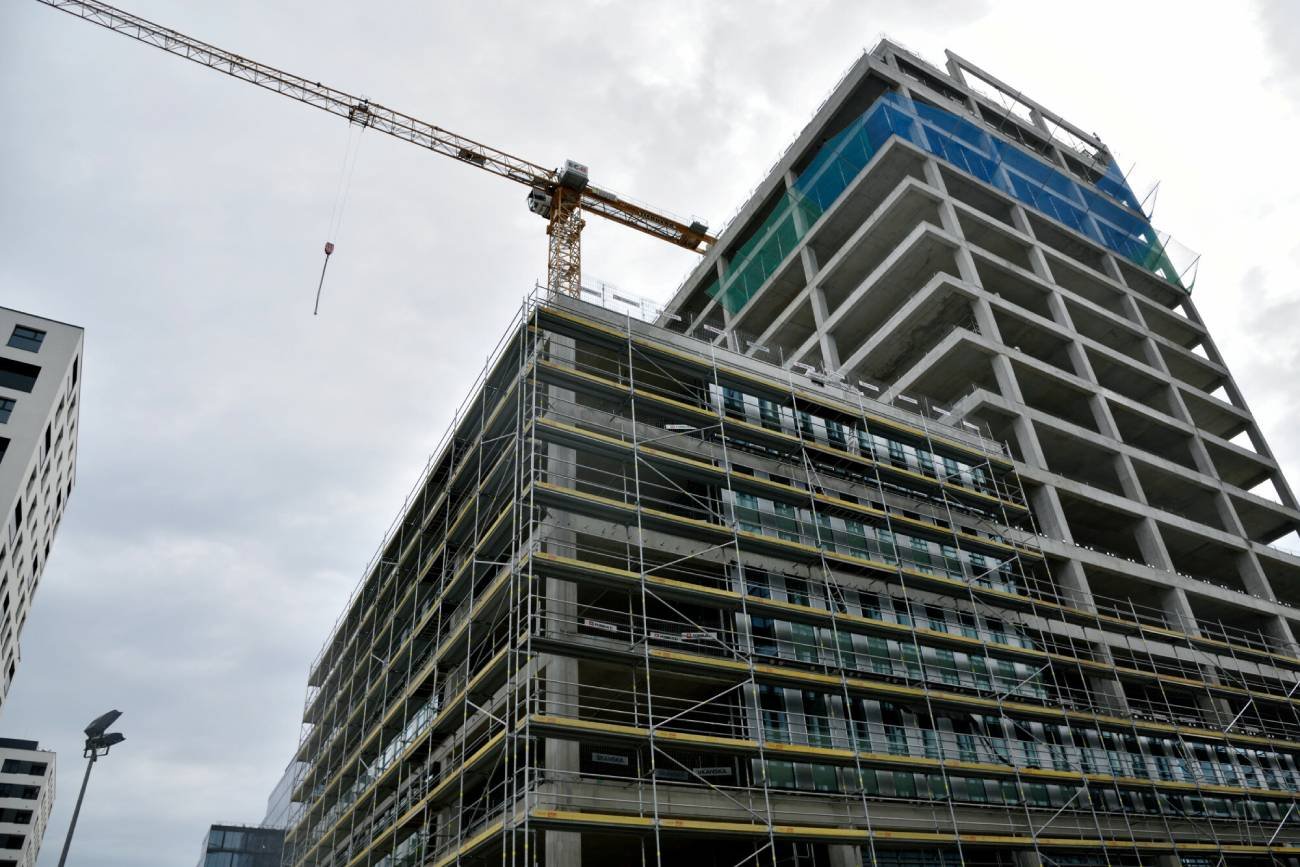 budowa bloku mieszkalnego