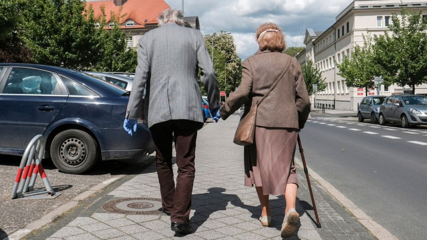 Prawa do emerytury minimalnej nie ma już ponad 330 tys. emerytów. Wielu z nich pracowało przez lata na nieoskładkowanych umowach zlecenia.