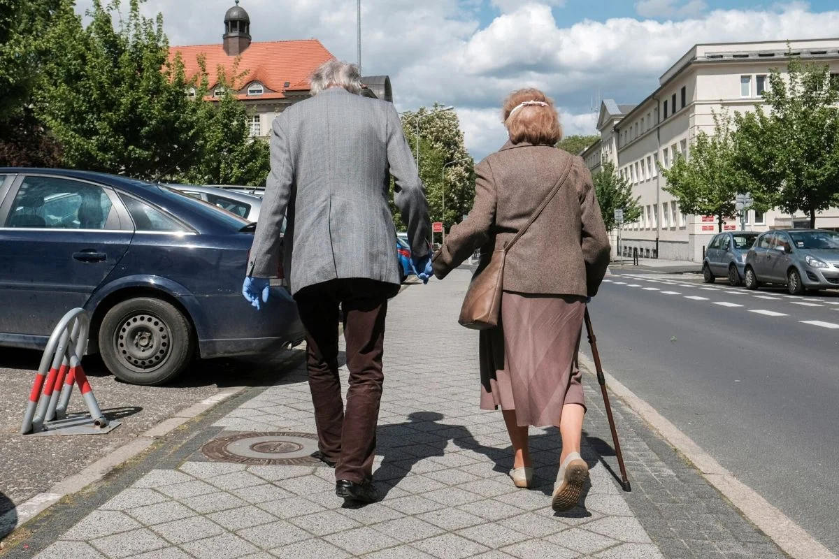 Prawa do emerytury minimalnej nie ma już ponad 330 tys. emerytów. Wielu z nich pracowało przez lata na nieoskładkowanych umowach zlecenia.
