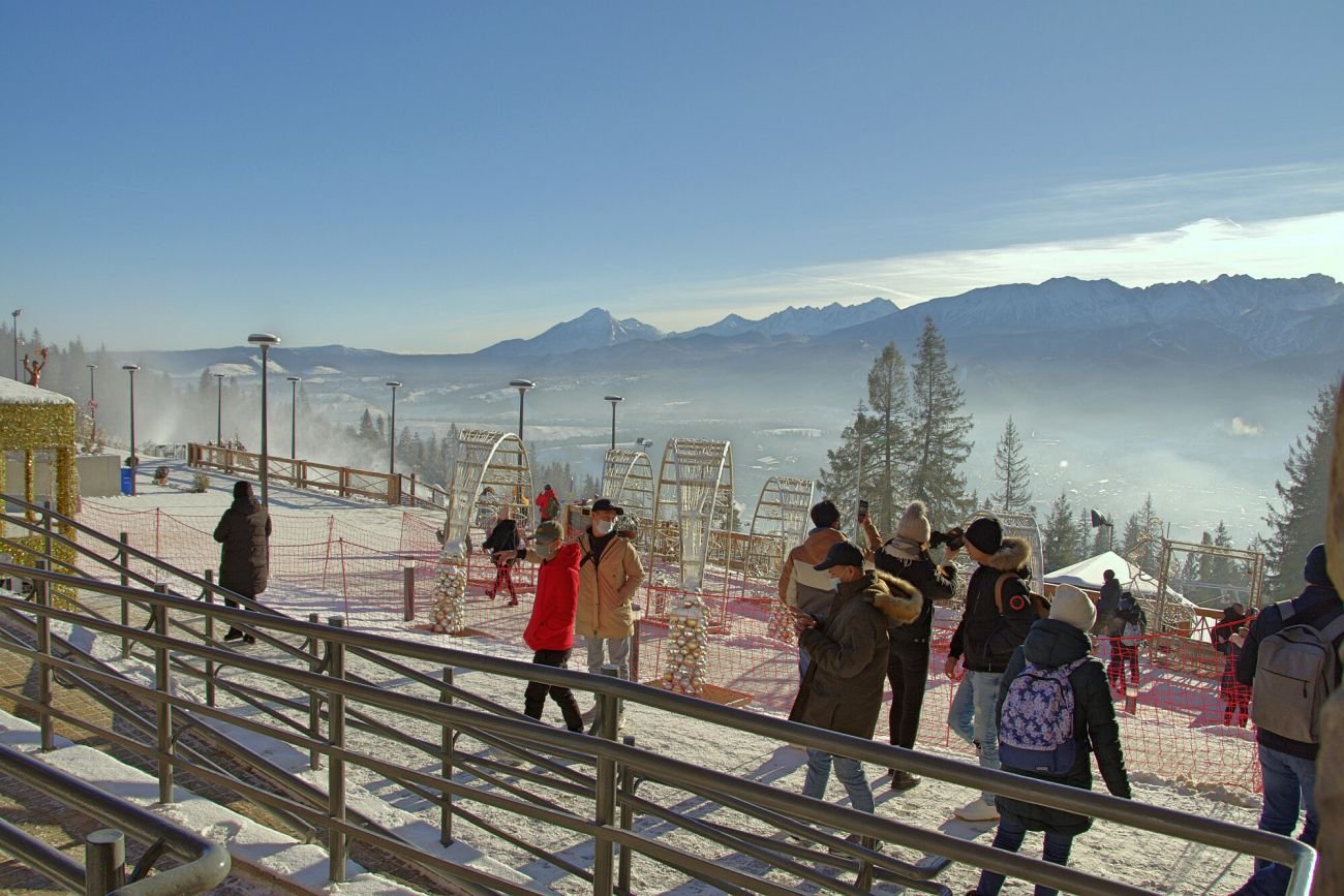 Zakopane od lat tonie w smogu, ale nie przeszkadza to władzom miasta żądać od turystów opłaty klimatycznej. Nie przeszkadza im też wyrok sądu, który tego zakazał