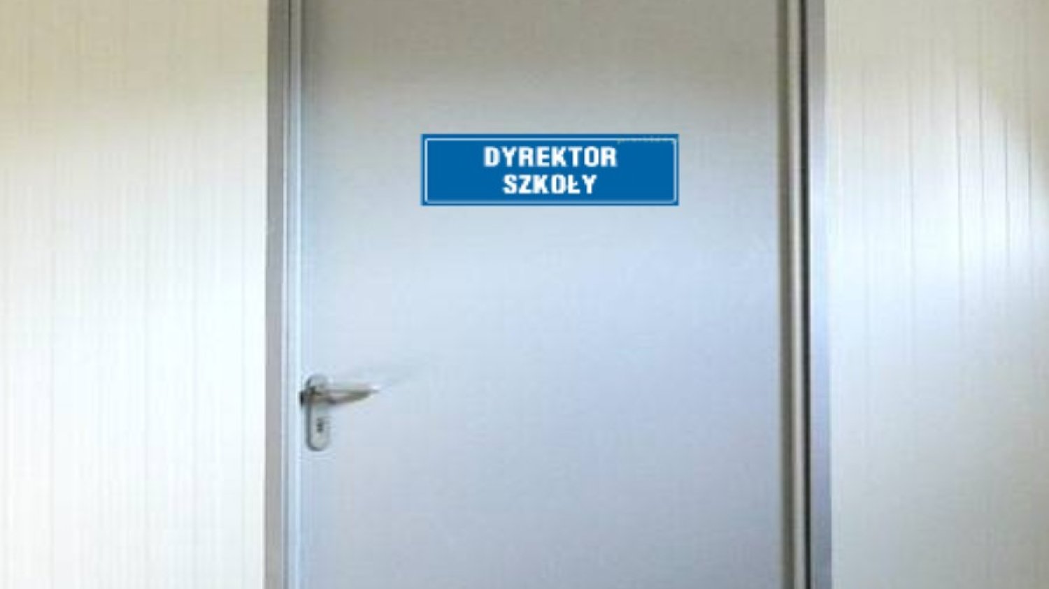 Tym szkoła stoi, co dyrektor skroi...