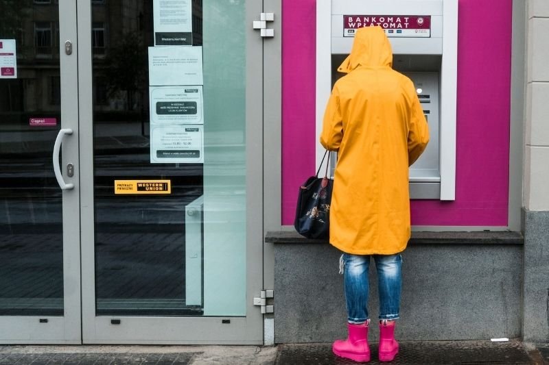 Znakomita większość Polaków jest przeciwna ujemnemu oprocentowaniu.