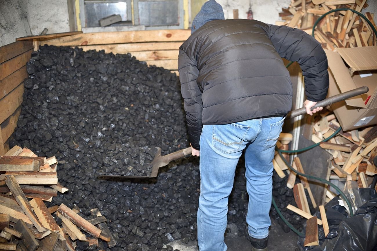 O pełnej węgla piwnicy Łodzianie mogą tylko pomarzyć. Do miasta nie dotarł jeszcze ani jeden transport opału od państwowych spółek