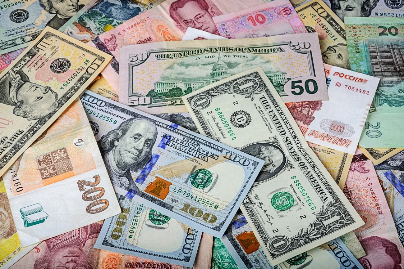 banknoty USD, EUR i inne