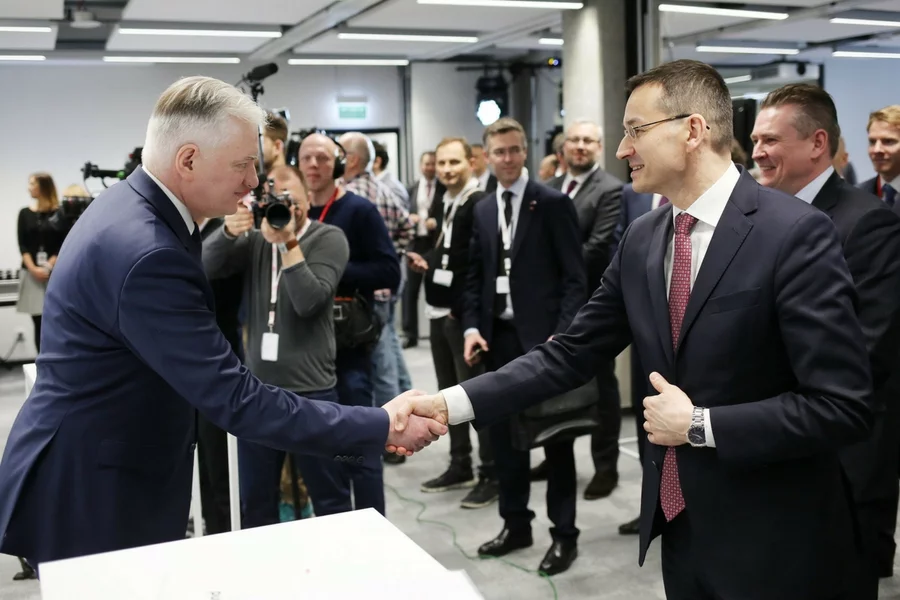 Wicepremierzy Jarosław Gowin i Mateusz Morawiecki.
