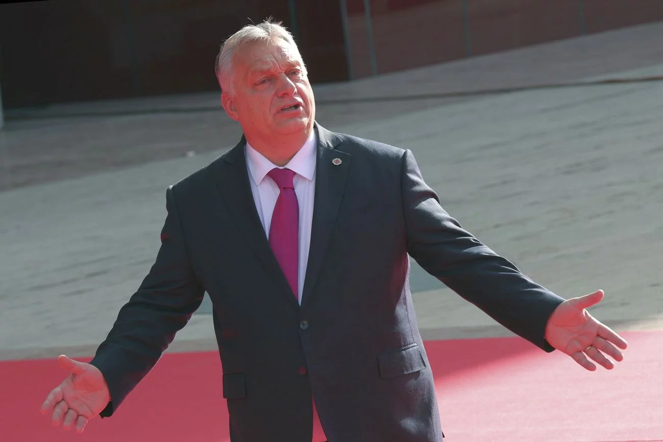 Na Węgrzech inflacja zerwała się ze smyczy, ceny paliw idą w górę, a na stacjach nie ma czego tankować. - To nie moja wina - mówi Orbán