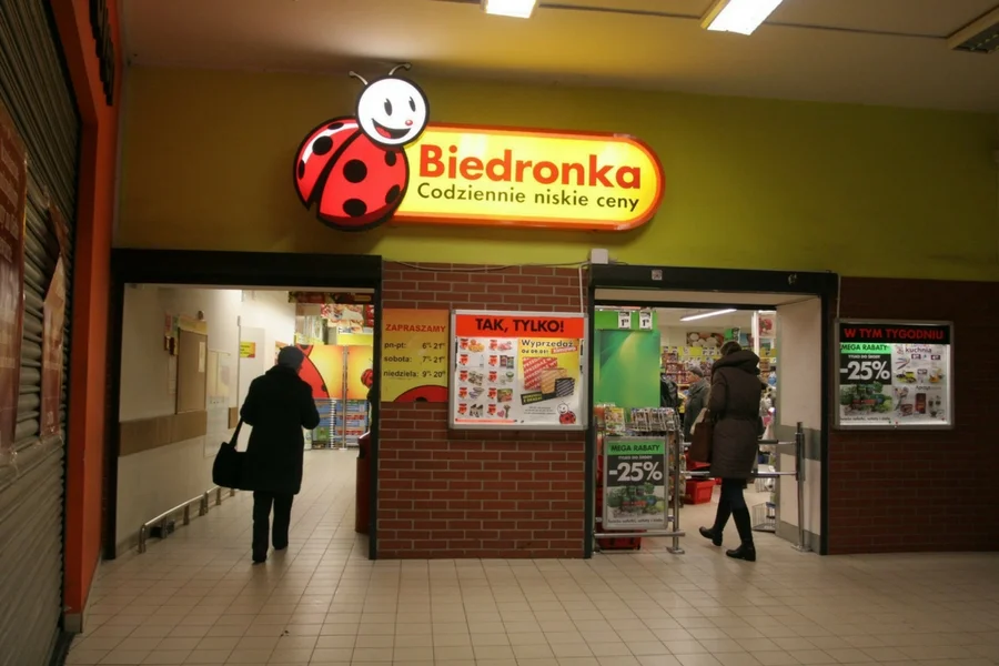 Market Biedronka na poznańskim Starym Dworcu.