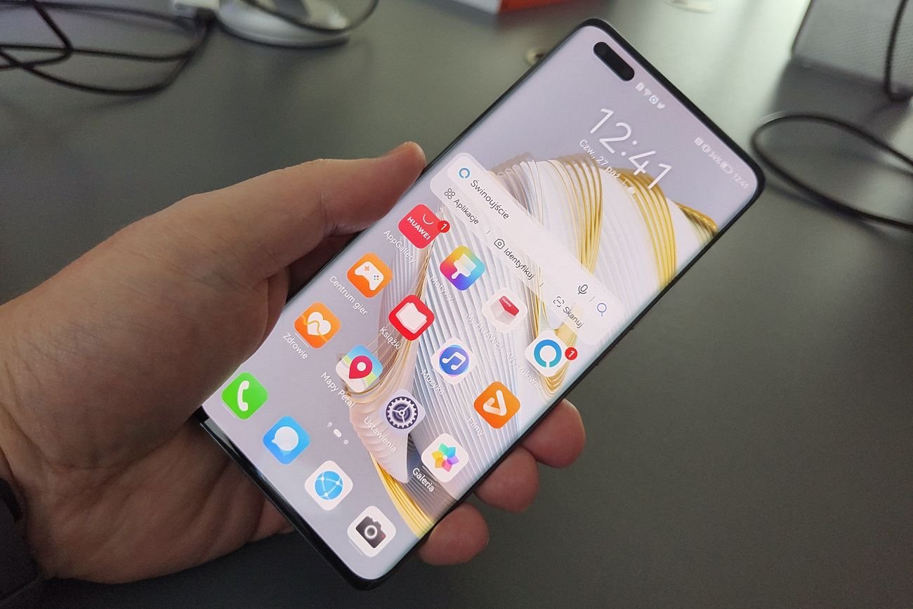 Huawei nova 10 Pro - jeśli co 5 minut robisz selfie, to właśnie telefon dla ciebie