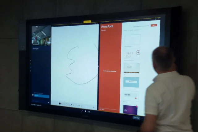 Cena takiego Surface Hub to prawie 20 tys. dolarów