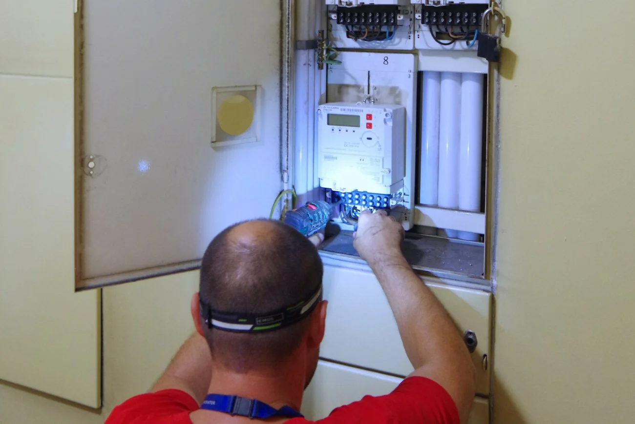 Trwa instalacja liczników energii zdalnego odczytu.