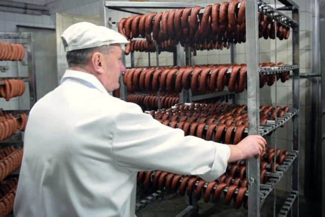 Dla naszego dobra powinniśmy niestety wszyscy zrezygnować z mięsa