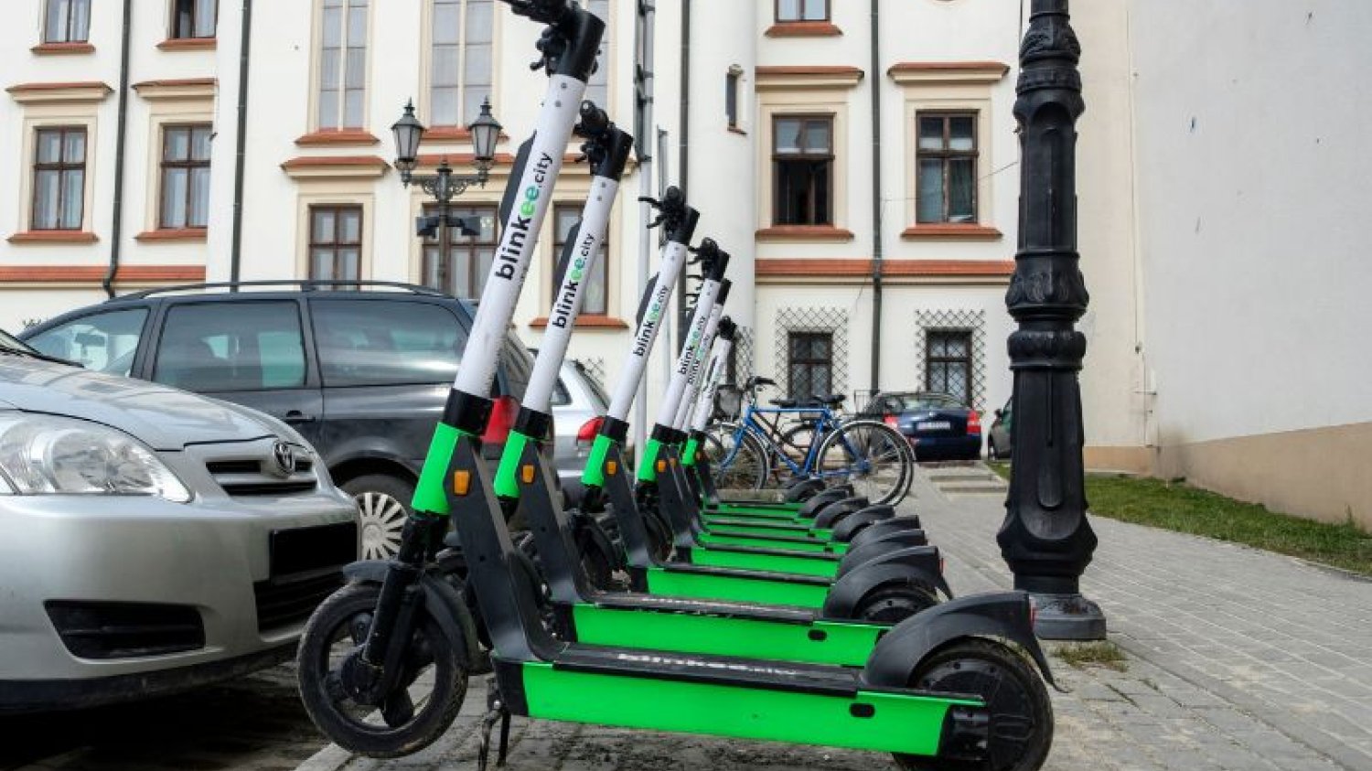 Hulajnogi elektryczne doczekały się nowych regulacji.