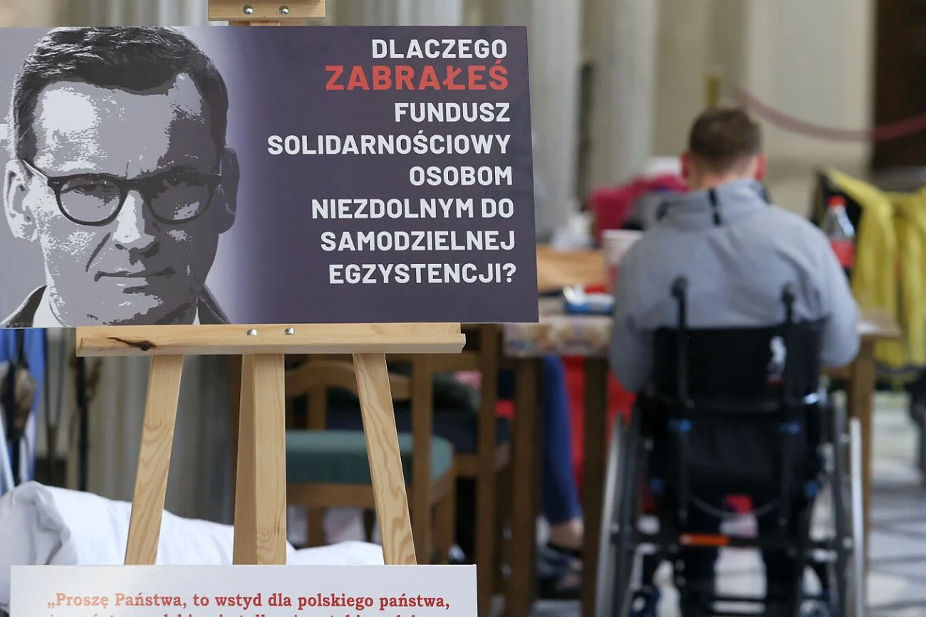 Osoby z niepełnosprawnościami i ich opiekunowie od lat domagają się większych środków. Ich pieniądze trafiają jednak do emerytów.