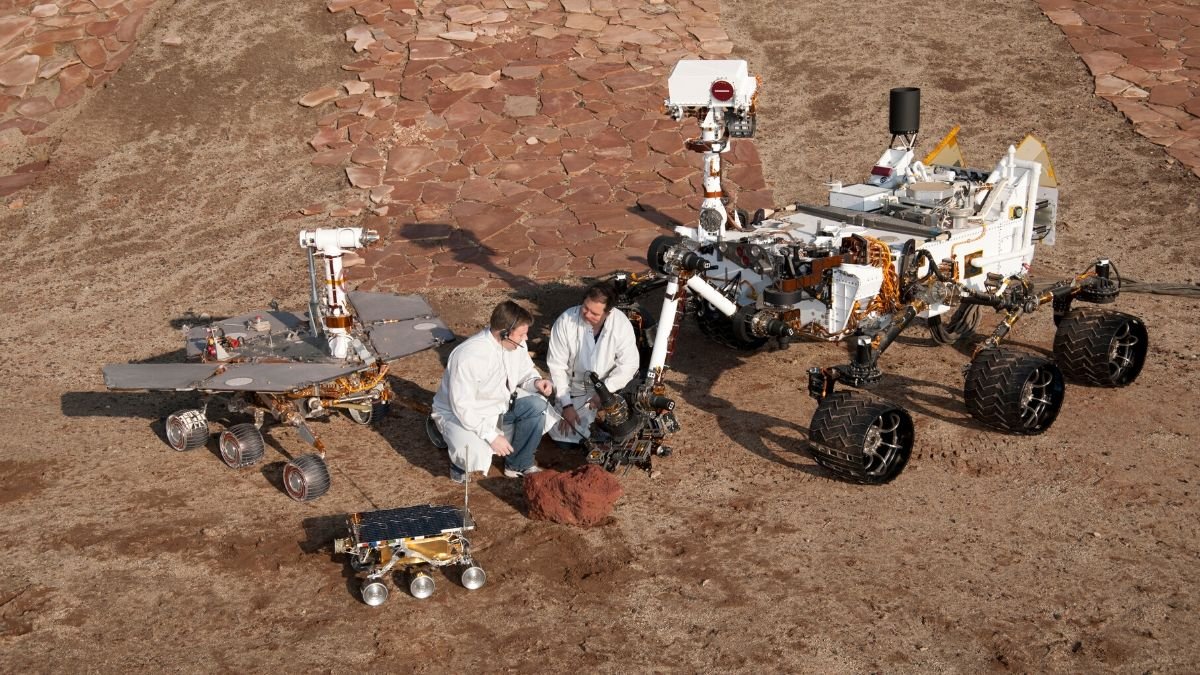 Trzy generacje łazików marsjańskich NASA to niezwykle wytrzymałe pojazdy. Rekordzistą jest Opportunity (dla przyjaciół Oppy), który działał aż 15 lat.