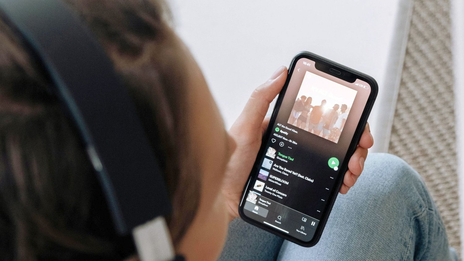Ponad 70 Polaków zarabia na Spotify pół miliona rocznie. Niezależni muzycy zatrzęśli rynkiem. Ponad 70 Polaków zarabia na Spotify pół miliona rocznie. Niezależni muzycy zatrzęśli rynkiem.