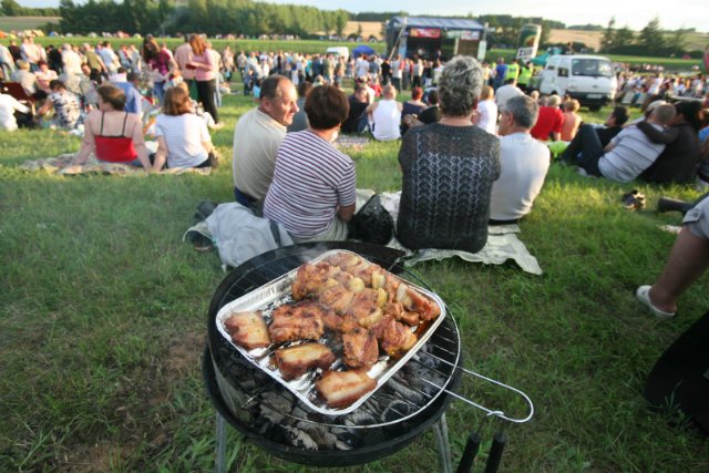 Gorąco, ale nie z powodu upałów, jest dzisiaj tylko w jednej polskiej spółce