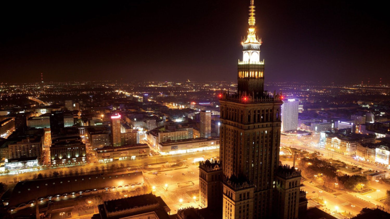Polscy milionerzy są patriotami. Zaledwie 5 proc. z nich trzyma swój majątek za granicą.