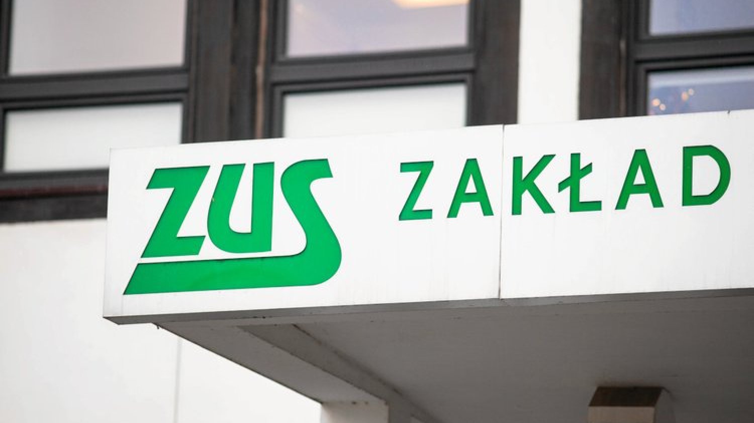 Pierwotnie system emerytalny w Polsce miał polegać na zasadzie - im więcej składek odłożysz, tym twoje świadczenia na starość będą wyższe. Dziś wspiera głównie osoby z najniższym świadczeniem.