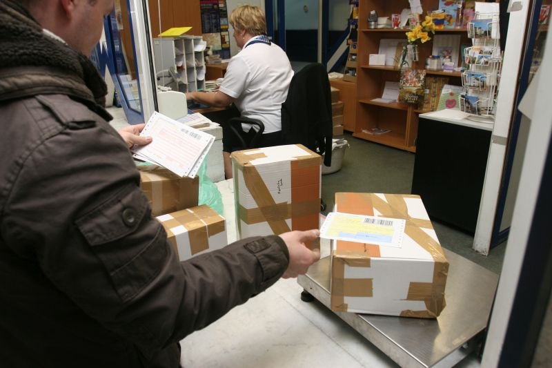 Klienci przestaną chodzić odbierać paczki na pocztę?