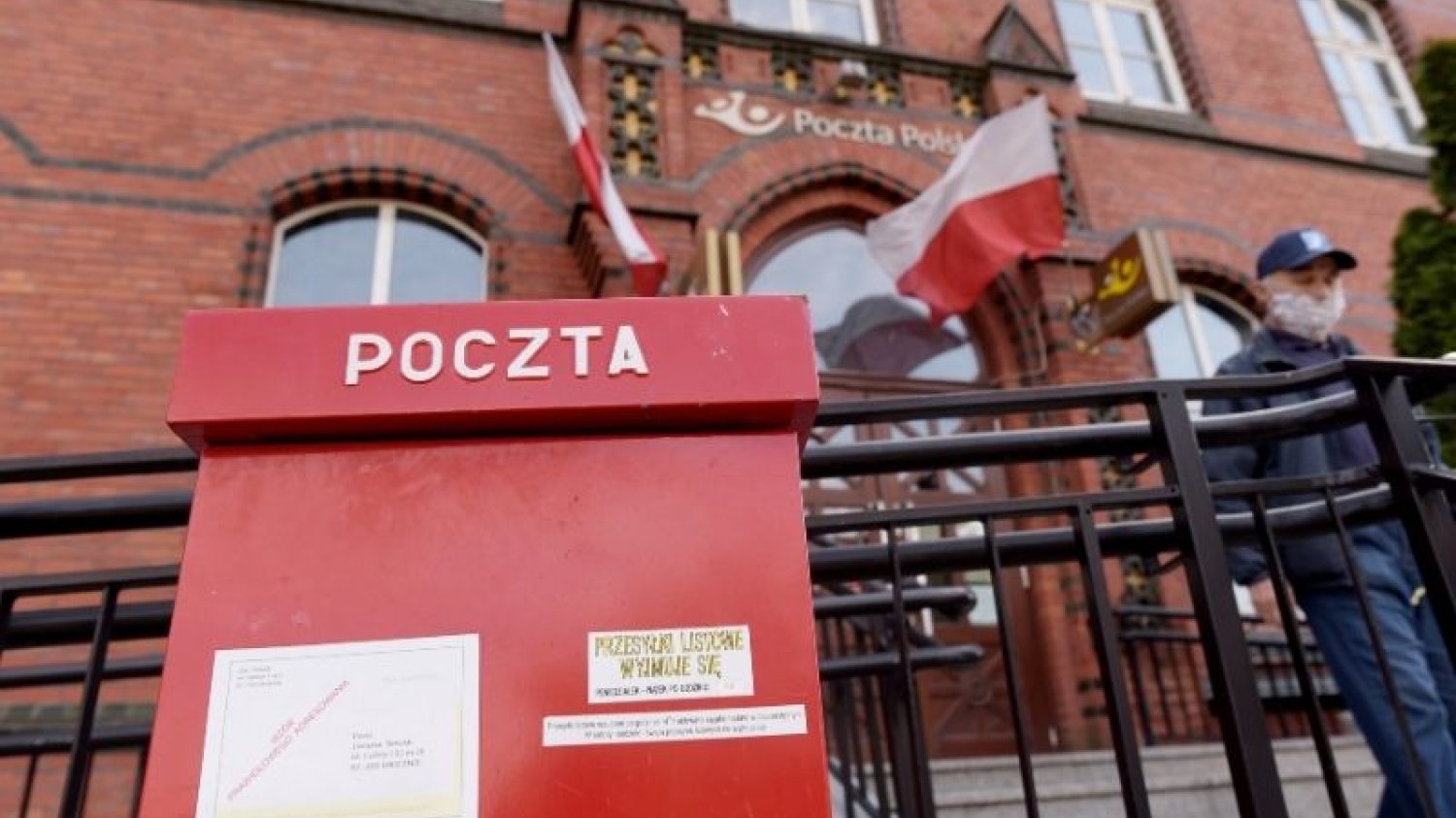 Poczta Polska zarobi 3 mln zł za doręczenie listu prezesa GUS nt. Narodowego Spisu Powszechnego.