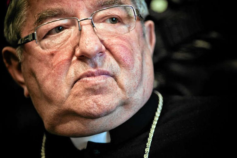 Abp. Sławoj Głódź służył w wojsku przez 15 lat, lecz otrzymuje emeryturę za 35.