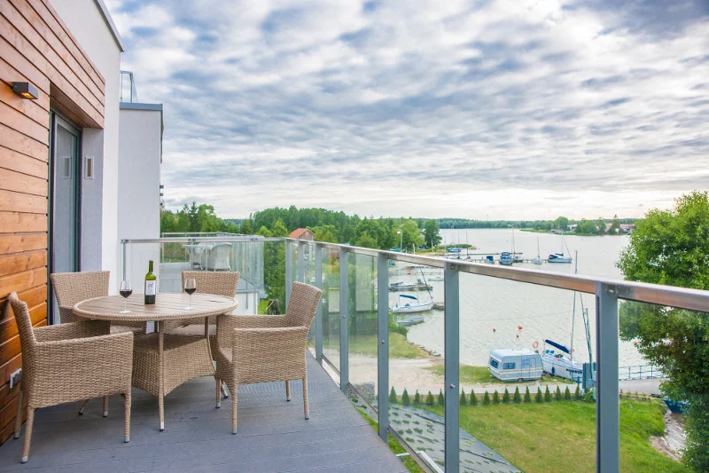 Codzienny widok jeziora z tarasu to coraz częstsze marzenie klientów rynku second home