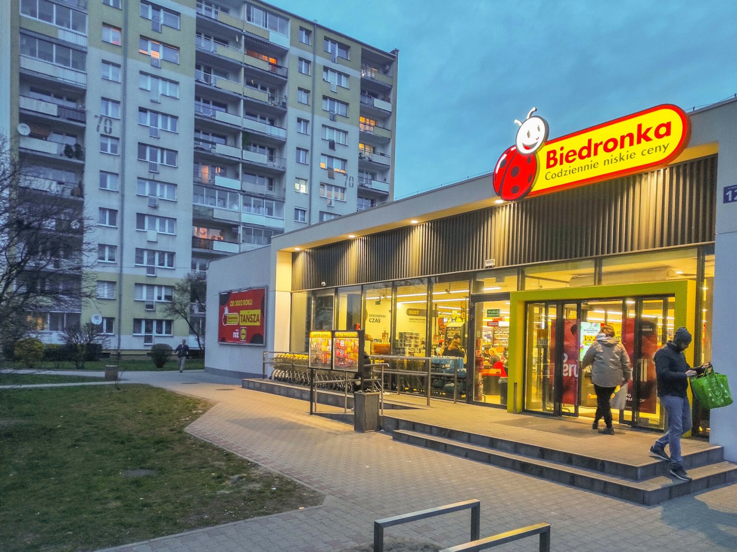 Uważaj na to, co mówisz przy kasie w Biedronce