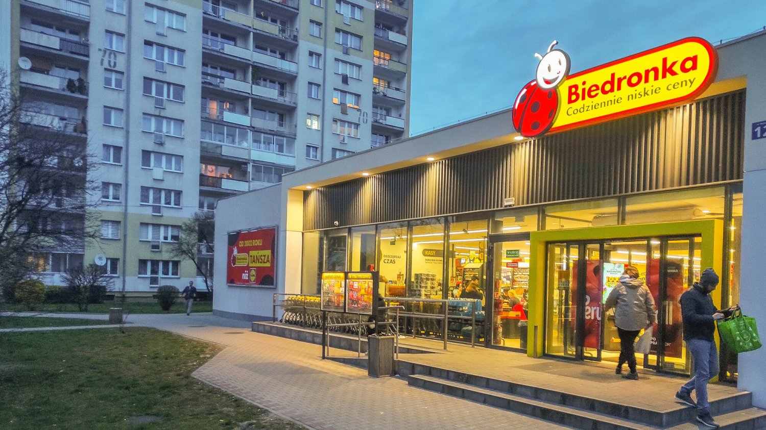 Uważaj na to, co mówisz przy kasie w Biedronce