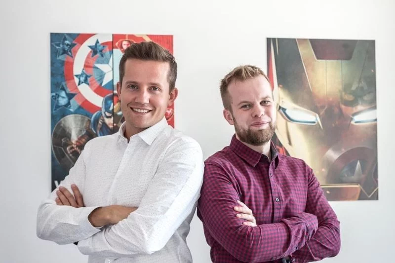 Piotr Nowosielski i Tomasz Gański stworzyli JustJoinIT zupełnie od zera, bez zewnętrznych inwestorów.