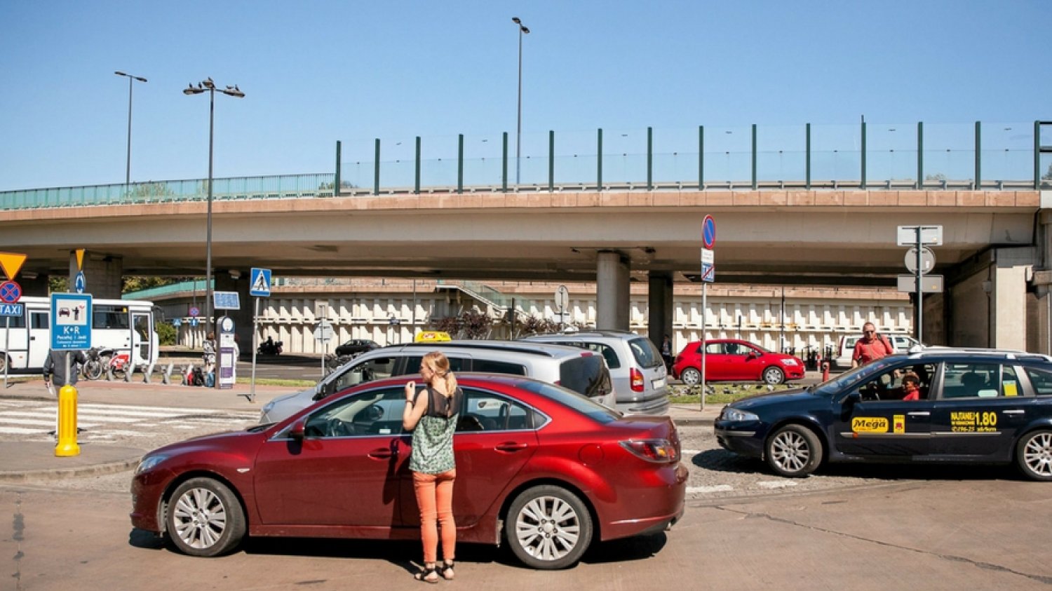 Krakowski dworzec MDA, na którym dochodzi do starć kierowców taxi z uberowcami.