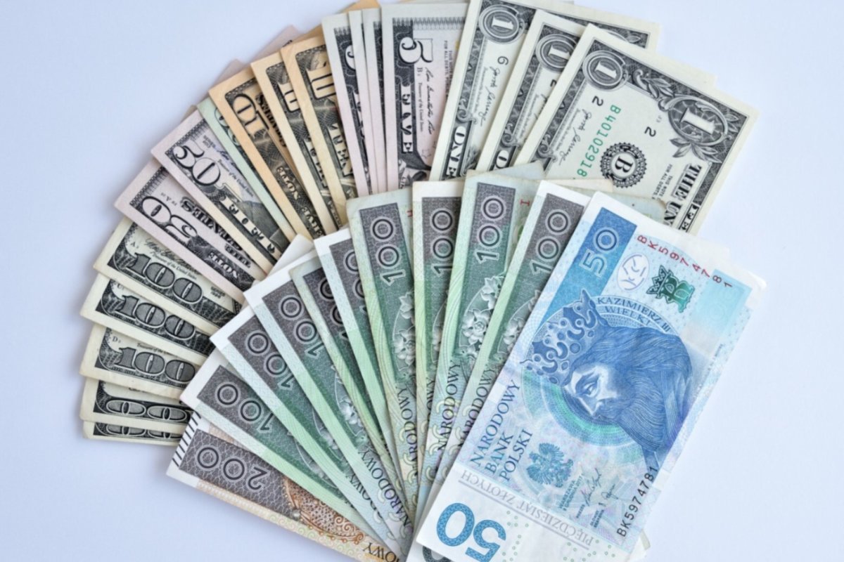 kursy-walut-14-lipca-2023-r-ile-kosztuje-dolar-euro-frank-i-funt