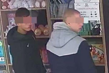 Dwóch złodziei, którzy ukradli z lubińskiej księgarni stos pudełek po grach, stało się pośmiewiskiem internetu