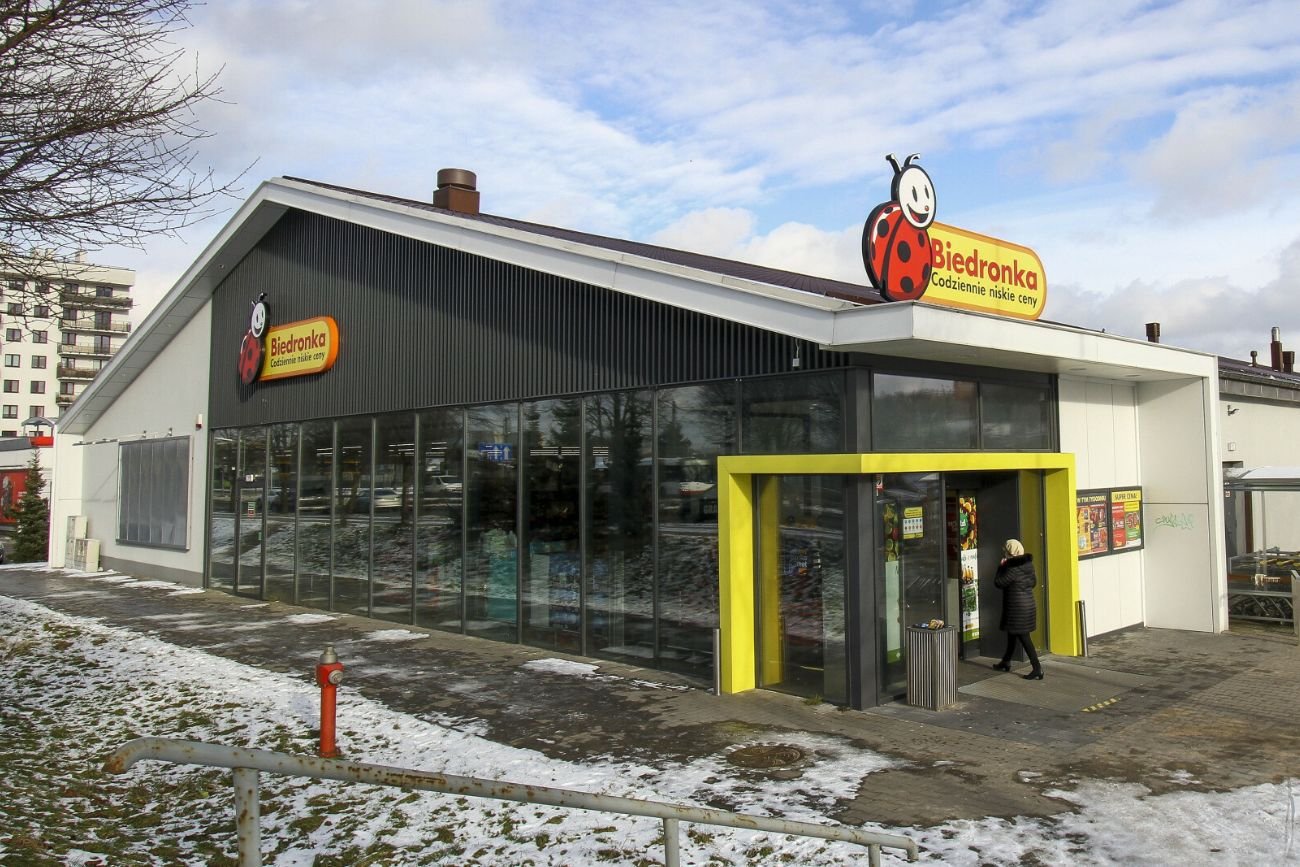 Pasta od The Pink Stuff to prawdziwy hit w sprzątaniu. Teraz kupisz ją też w Biedronce.