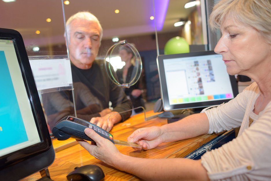 Mogą wystąpić problemy z płatnościami. Kilka dużych banków zapowiada przerwy techniczne w ten weekend.