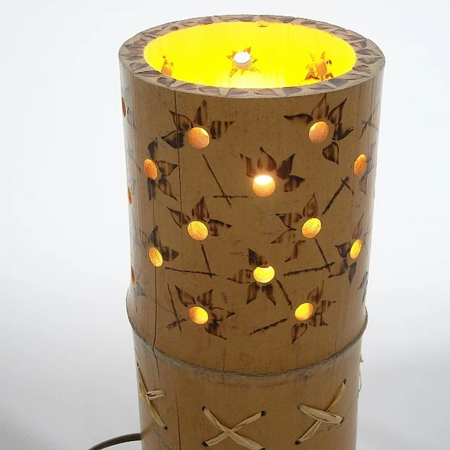 Lampa z bambusa