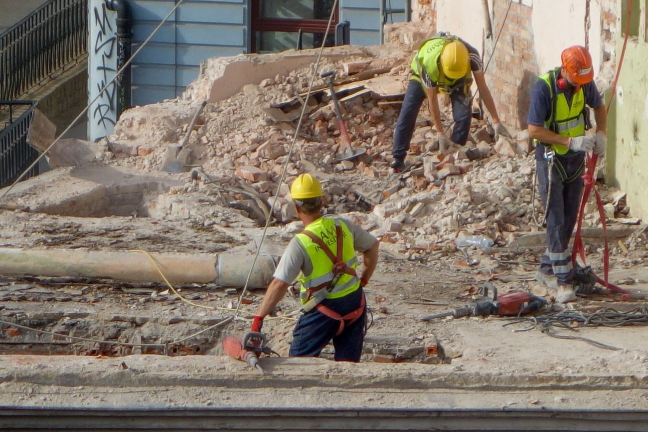 Jak przekonuje rząd, cudzoziemcy nie są u siebie i dlatego muszą mieć zagwarantowane minimum socjalne na przeżycie.