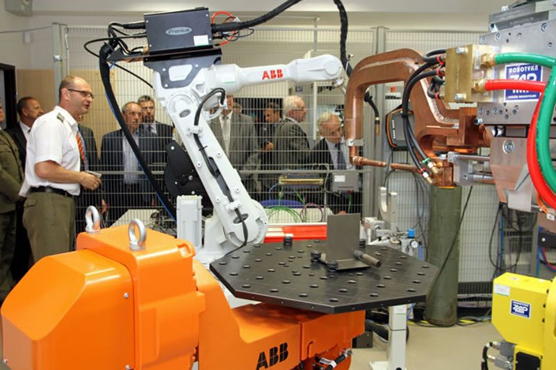 Na WAT powstało najnowocześniejsze laboratorium mechatroniki w Polsce.