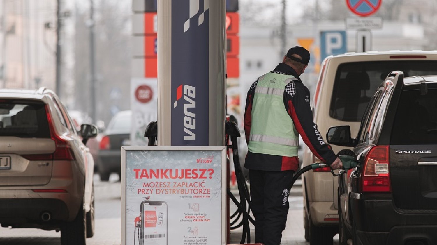 Najwięcej za tankowanie płacą kierowcy na Mazowszu.