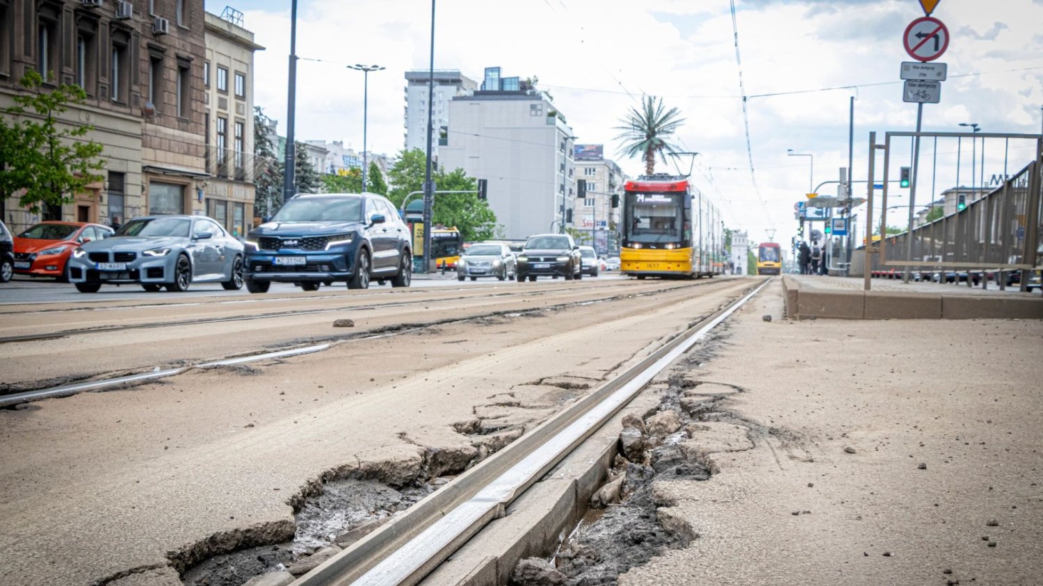 Wielki remont w Alejach Jerozolimskich: Warszawa utonie w korkach. Tramwaj, tory.