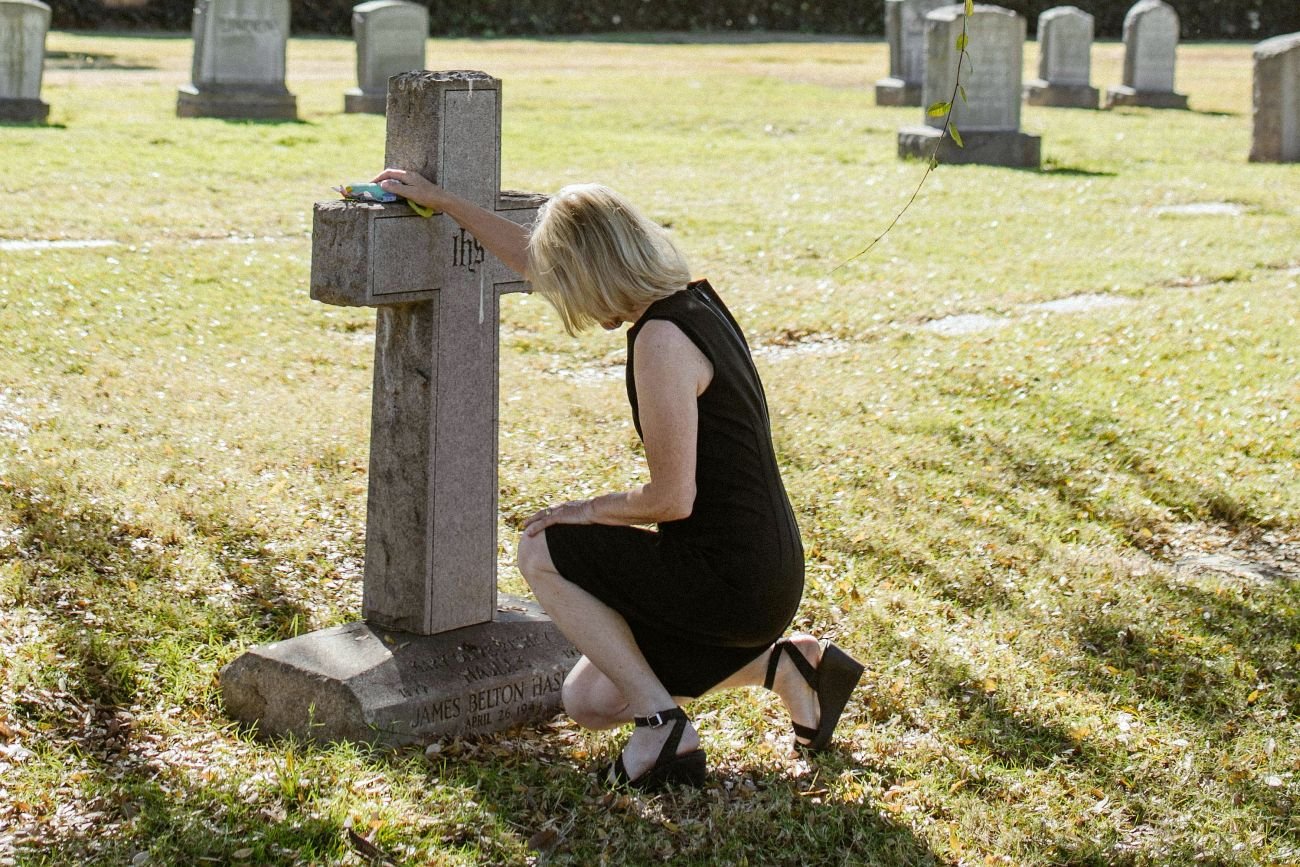 Co dzieje się z majątkiem zmarłego, gdy para miała rozdzielność majątkową?