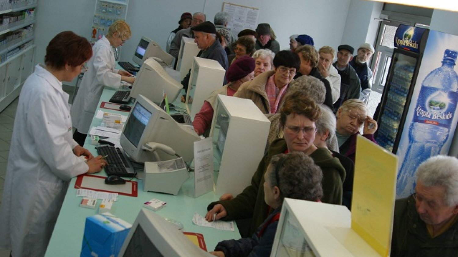 Czy nowe rozwiązanie pomoże zwalczyć kolejki w aptekach?