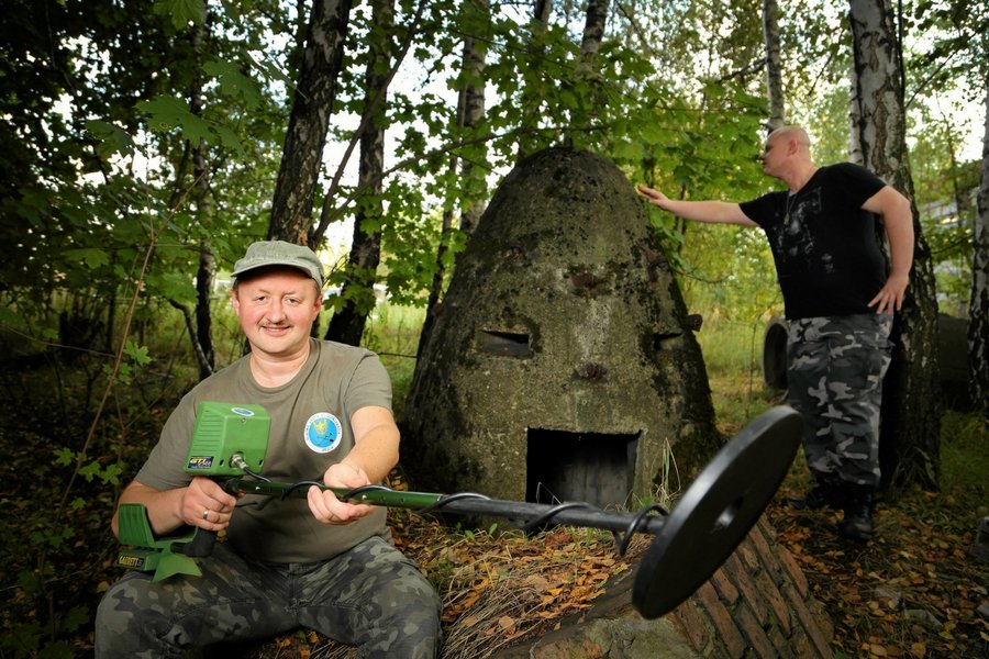 Środowisko poszukiwaczy skarbów nad Wisłą liczy od 15 do 25 tys. osób.
