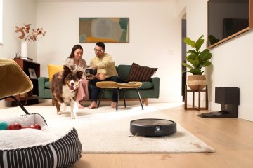 iRobot, amerykański producent robotów sprzątających, wprowadził do swojej oferty nowe modele z serii j9, i5 i j5, aby pomóc domownikom w gruntowym sprzątaniu podłóg. Część z nich oprócz funkcji odkurzania oferuje także możliwość mopowania.