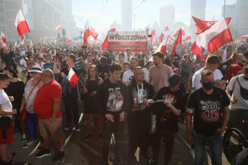 Red is Bad stało się gigantem mody patriotycznej. Czy jego upadek wpłynie na rynek?