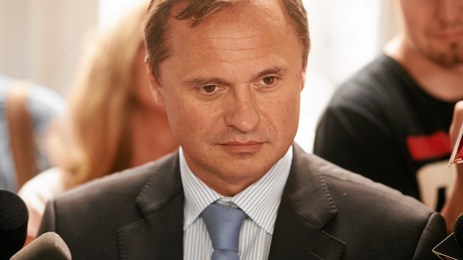 Sąd odroczył decyzję ws. aresztu dla Leszka Czarneckiego.