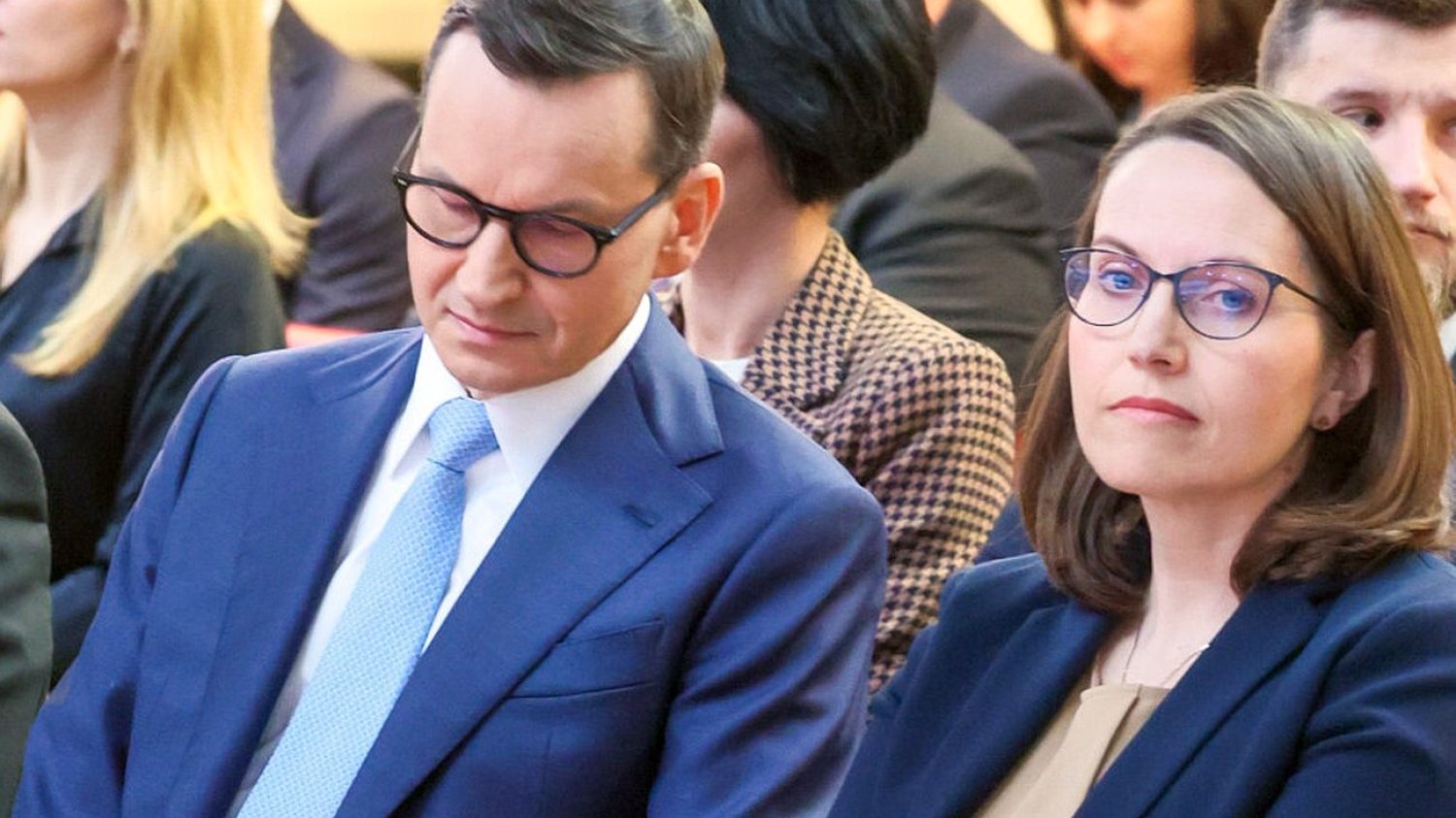 Premier Morawiecki i minister Rzeczkowska mają problem z budżetem.