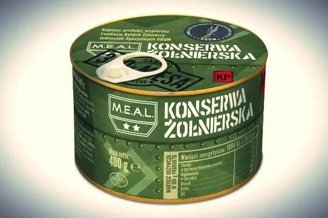 Charakter żywności M.E.A.L. podkreśla też stylizacja na wojskową.