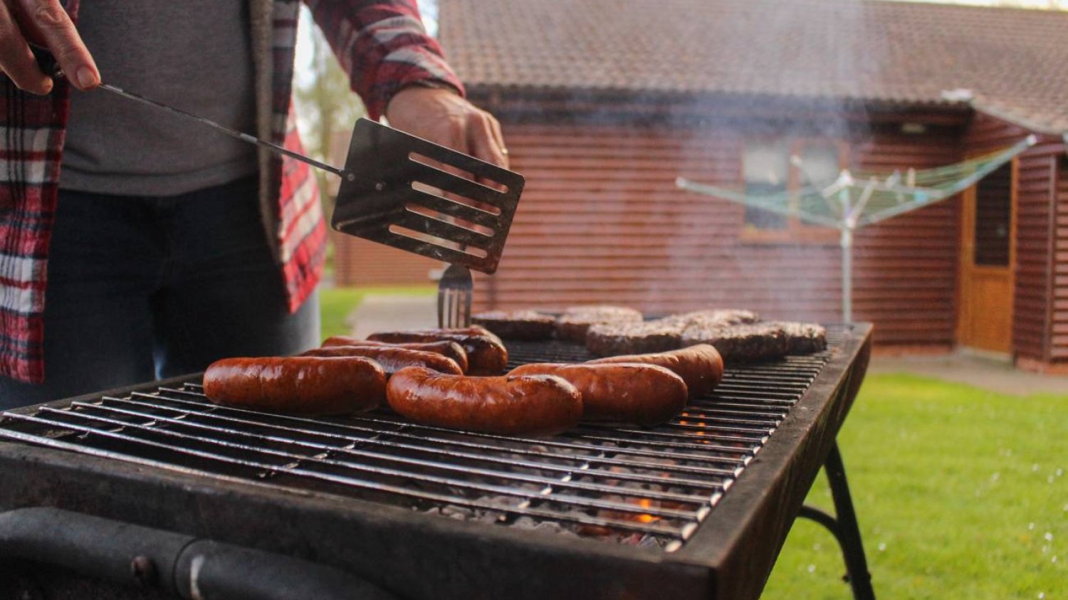 grill na podwórku